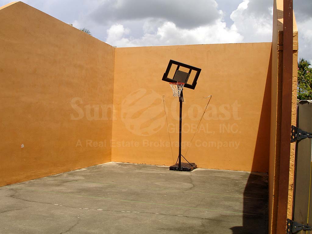 Courtyards South Basketball Hoop
